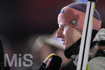 28.12.2019, Skispringen Vierschanzentournee Oberstdorf Training an der Schattenbergschanze, Karl Geiger (GER) nach dem Springen beim TV-Interview. 