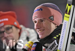 28.12.2019, Skispringen Vierschanzentournee Oberstdorf Training an der Schattenbergschanze, Karl Geiger (GER) nach dem Springen beim TV-Interview.  