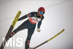 28.12.2019, Skispringen Vierschanzentournee Oberstdorf Training an der Schattenbergschanze, Philipp Aschenwald (sterreich) in der Luft.