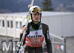 28.12.2019, Skispringen Vierschanzentournee Oberstdorf Training an der Schattenbergschanze, Anze Lanisek (Slowenien) auf dem Weg zur Schanze.
