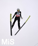 28.12.2019, Skispringen Vierschanzentournee Oberstdorf Training an der Schattenbergschanze, Moritz Baer (GER) in der Luft.