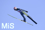 01.01.2020, Skispringen Vierschanzentournee, Neujahrsspringen in Garmisch Partenkirchen auf der groen Olympiaschanze, Karl Geiger (GER) in der Luft beim Vorspringen.