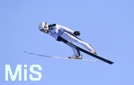 01.01.2020, Skispringen Vierschanzentournee, Neujahrsspringen in Garmisch Partenkirchen auf der groen Olympiaschanze, Mackenzie Boyd-Clowes (Kanada) in der Luft.