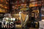 08.09.2023, Dublin, Hauptstadt Irlands, In der legendren The Temple Bar in der Altstadt, Stadtteil Temple Bar, ist reger Besuch bei Live-Musik und Barbetrieb. 