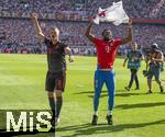 27.05.2023, Fussball 1. Bundesliga 2022/2023, 34.Spieltag, 1.FC Kln - FC Bayern Mnchen, Rhein-Energie-Stadion Kln, Jubel nach dem entscheidenden Siegtreffer zur Deutschen Meisterschaft in der Nachspielzeit bei Alphonso Davies (re, FC Bayern Mnchen), Joshua Kimmich (FC Bayern Mnchen), 

