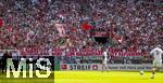 27.05.2023, Fussball 1. Bundesliga 2022/2023, 34.Spieltag, 1.FC Kln - FC Bayern Mnchen, Rhein-Energie-Stadion Kln, Klner Fans mit Protestplakat: Bei Klebstoff kennt der Schnffler keinen Spass, Deutschland wird zum Bullenstaat, Paragraph 129 reformieren. Die Fans thematisieren dabei die Klimakleber und deren Verfolgung und Kriminalisierung durch den Staat.


