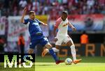 27.05.2023, Fussball 1. Bundesliga 2022/2023, 34. Spieltag, RB Leipzig - FC Schalke 04, in der Red Bull Arena Leipzig. (L-R) Marcin Kaminski (Schalke 04) gegen Christopher Nkunku (RB Leipzig)


