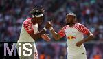 27.05.2023, Fussball 1. Bundesliga 2022/2023, 34. Spieltag, RB Leipzig - FC Schalke 04, in der Red Bull Arena Leipzig. Jubel (L-R) Mohamed Simakan (RB Leipzig) und Torschtze Christopher Nkunku (RB Leipzig) zum Tor zum 2:0


