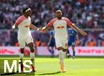 27.05.2023, Fussball 1. Bundesliga 2022/2023, 34. Spieltag, RB Leipzig - FC Schalke 04, in der Red Bull Arena Leipzig. Jubel (L-R) Mohamed Simakan (RB Leipzig) und Torschtze Christopher Nkunku (RB Leipzig) zum Tor zum 2:0


