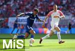 27.05.2023, Fussball 1. Bundesliga 2022/2023, 34. Spieltag, RB Leipzig - FC Schalke 04, in der Red Bull Arena Leipzig. (L-R) Rodrigo Zalazar (Schalke 04) gegen Lukas Klostermann (RB Leipzig)


