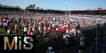 28.05.2023, Fussball 2. Bundesliga 2022/2023, 34.Spieltag, SV Sandhausen - Hamburger SV, im Stadion am Hardtwald Sandhausen. Verfrhter Jubel und  Platzsturm bei den HSV Fans, 


