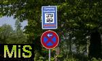 04.05.2023, Hopfensee in Bayern, Der Hopfensee bei Fssen im Allgu, Schild weist auf den Campingplatz hin.
