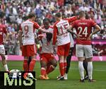 13.04.2024, Fussball 1. Bundesliga 2023/2024, 29.Spieltag, FC Bayern Mnchen - 1.FC Kln, in der Allianz-Arena Mnchen. Kingsley Coman (FC Bayern Mnchen) verletzt am Boden. 

