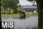 01.06.2024, Bad Wrishofen im Unterallgu, Hochwasser nach andauernden Regenfllen, der Wrthbach hat die den Sportplatz von Kirchdorf berschwemmt.   