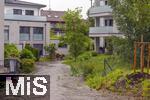 01.06.2024, Bad Wrishofen im Unterallgu, Hochwasser nach andauernden Regenfllen, der Wrthbach ist gefhrlich hoch an den Neubauwohnungen im Sden der Stadt.