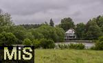 01.06.2024, Bad Wrishofen im Unterallgu, Hochwasser nach andauernden Regenfllen, Angespannte Lage am Waldsee im Sden, die Behrden bangen um die Haltbarkeit des dortigen Staudammes, der die Innenstadt von Bad Wrishofen vor den Flutwellen schtzt.