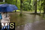 01.06.2024, Bad Wrishofen im Unterallgu,  Andauernde Regenflle bescheren dem Kurpark berschwemmte Wege und Wiesen.