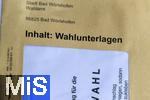01.06.2024, Der Stimmzettel und Briefwahlunterlagen zur Europawahl 2024 werden in den braunen Umschlag gesteckt und dann eingeworfen oder Versendet.