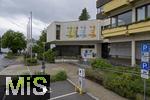 03.06.2024, Das Rathaus in Bad Woerishofen, vorne Ladesaeulen fuer E-Autos.
