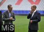 03.06.2024, Fussball Europameisterschaft 2024,  Besuch von Bundeskanzler Olaf Scholz im EM-Stadion Mnchen Fuball Arena. v.l. EM Botschafter Philipp Lahm und Bundeskanzler Olaf Scholz 
