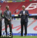 03.06.2024, Fussball Europameisterschaft 2024,  Besuch von Bundeskanzler Olaf Scholz im EM-Stadion Mnchen Fuball Arena. v.l. EM Botschafter Philipp Lahm und Bundeskanzler Olaf Scholz 
