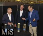 03.06.2024, Fussball Europameisterschaft 2024,  Besuch von Bundeskanzler Olaf Scholz im EM-Stadion Mnchen Fuball Arena.  v.li:  Bundeskanzler Olaf Scholz, Wolf Tiedemann (CEO PreZero International), Jens Thiemer (Vorstand der Lidl Stiftung), zum Thema Rohstoffrecycling und Nachhaltige EM 2024.
