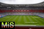 03.06.2024, Fussball Europameisterschaft 2024,  Das EM-Stadion ?Mnchen Fuball Arena?, so heisst die Allianz-Arena Mnchen whrend der EM,  Das Branding ist an den Rngen bereits angebracht, Die Besonnungsanlage steht auf dem Rasen.
 
