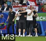 26.06.2024, Fussball UEFA EURO 2024, Vorrunde, 3.Spieltag, Georgien - Portugal, in der Arena AufSchalke Gelsenkirchen,    Willy Sagnol (Georgien) jubelt,

