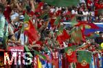 26.06.2024, Fussball UEFA EURO 2024, Vorrunde, 3.Spieltag, Georgien - Portugal, in der Arena AufSchalke Gelsenkirchen, Fans Portugal schwenken ihre Fahnen

