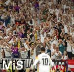 29.06.2024, Fussball UEFA EURO 2024, Achtelfinale, Deutschland - Dnemark, in der BVB-Arena Dortmund, Die deutschen Fans bejubeln das 2:0 von Jamal Musiala (Deutschland) 

