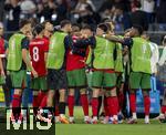 01.07.2024, Fussball UEFA EURO 2024, Achtelfinale, Portugal - Slowenien, in der Frankfurt Arena Frankfurt am Main, Die Portugiesen trsten Cristiano Ronaldo (Portugal) 

