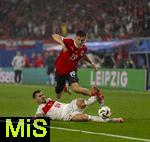 02.07.2024, Fussball UEFA EURO 2024, Achtelfinale, sterreich - Trkei, in der RB Arena Leipzig,  oben: Christoph Baumgartner (sterreich) gegen Kaan Ayhan (Trkei) 

