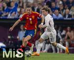09.07.2024, Fussball UEFA EURO 2024, Halbfinale, Spanien - Frankreich, in der Mnchner-Fussball-Arena. v.li: Fabian Ruiz (Spanien) gegen Antoine Griezmann (Frankreich) 
