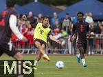 22.07.2024, Fussball 1. Bundesliga 2024/2025, Trainingslager FC Bayern Mnchen in Rottach-Egern am Tegernsee am Sportplatz Birkenmoos, Leon Goretzka (FC Bayern Mnchen) am Ball 