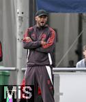 24.07.2024, Fussball 1. Bundesliga 2024/2025, Testspiel im Trainingslager des FC Bayern Mnchen in Rottach-Egern am Tegernsee am Sportplatz Birkenmoos, FC Rottach Egern - FC Bayern Mnchen, Trainer Vincent Kompany ( FC Bayern Mnchen) 