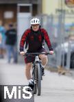 24.07.2024, Fussball 1. Bundesliga 2024/2025, Testspiel im Trainingslager des FC Bayern Mnchen in Rottach-Egern am Tegernsee am Sportplatz Birkenmoos, FC Rottach Egern - FC Bayern Mnchen, Sportvorstand Max Eberl (Bayern Mnchen) auf dem Rad