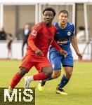 24.07.2024, Fussball 1. Bundesliga 2024/2025, Testspiel im Trainingslager des FC Bayern Mnchen in Rottach-Egern am Tegernsee am Sportplatz Birkenmoos, FC Rottach Egern - FC Bayern Mnchen, li: Nestroy Irankunda (FC Bayern Mnchen).