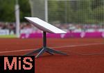 24.07.2024, Fussball 1. Bundesliga 2024/2025, Testspiel im Trainingslager des FC Bayern Mnchen in Rottach-Egern am Tegernsee am Sportplatz Birkenmoos, FC Rottach Egern - FC Bayern Mnchen, Internet-Antennenanlage (Terminal) von Starlink, ein von dem US-Raumfahrtunternehmen SpaceX betriebenes Satellitennetzwerk, das seit 2023 weltweit internetzugang ber Satellit bietet.  Ein akkreditierter Pressefotograf hat sich die Anlage aufgebaut zum senden der Aktuellen Sportfotos vom Testspiel.