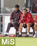 24.07.2024, Fussball 1. Bundesliga 2024/2025, Testspiel im Trainingslager des FC Bayern Mnchen in Rottach-Egern am Tegernsee am Sportplatz Birkenmoos, FC Rottach Egern - FC Bayern Mnchen, v.li: Trainer Vincent Kompany (FC Bayern Mnchen) und Co-Trainer Rene Maric (FC Bayern Mnchen) auf der Bank 