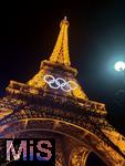24.07.2024,  Olympische Sommerspiele 2024 in Paris (Frankreich),  Der Eiffelturm ist mit den Olympischen Ringen geschmckt.