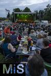 27.07.2024, Konzert in Mindelheim im Unterallgu: ?Mondlicht-Open-Air? mit dem Orchester Frisch Gestrichen unter der Leitung von Nils Schad, an der Schwabenwiese Mindelheim. 