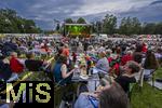 27.07.2024, Konzert in Mindelheim im Unterallgu: ?Mondlicht-Open-Air? mit dem Orchester Frisch Gestrichen unter der Leitung von Nils Schad, an der Schwabenwiese Mindelheim. 