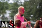 27.07.2024, Konzert in Mindelheim im Unterallgu: ?Mondlicht-Open-Air? mit dem Orchester Frisch Gestrichen unter der Leitung von Nils Schad, an der Schwabenwiese Mindelheim.  Orchesterleitung Nils Schad