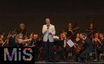 27.07.2024, Konzert in Mindelheim im Unterallgu: ?Mondlicht-Open-Air? mit dem Orchester Frisch Gestrichen unter der Leitung von Nils Schad, an der Schwabenwiese Mindelheim.  Orchesterleitung Nils Schad 