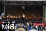 27.07.2024, Konzert in Mindelheim im Unterallgu: ?Mondlicht-Open-Air? mit dem Orchester Frisch Gestrichen unter der Leitung von Nils Schad, an der Schwabenwiese Mindelheim.  Orchesterleitung Nils Schad 