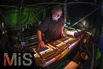 27.07.2024, Konzert in Mindelheim im Unterallgu: ?Mondlicht-Open-Air? mit dem Orchester Frisch Gestrichen unter der Leitung von Nils Schad, an der Schwabenwiese Mindelheim. Tontechniker Daniel Zweig aus Bad Wrishofen 