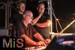 27.07.2024, Konzert in Mindelheim im Unterallgu: ?Mondlicht-Open-Air? mit dem Orchester Frisch Gestrichen unter der Leitung von Nils Schad, an der Schwabenwiese Mindelheim. Tontechniker Daniel Zweig aus Bad Wrishofen 