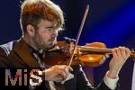 27.07.2024, Konzert in Mindelheim im Unterallgu: ?Mondlicht-Open-Air? mit dem Orchester Frisch Gestrichen unter der Leitung von Nils Schad, an der Schwabenwiese Mindelheim.  Violonist Julian Schad
