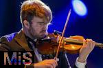 27.07.2024, Konzert in Mindelheim im Unterallgu: ?Mondlicht-Open-Air? mit dem Orchester Frisch Gestrichen unter der Leitung von Nils Schad, an der Schwabenwiese Mindelheim.  Violonist Julian Schad