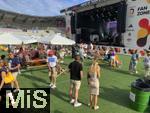 27.07.2024, Vor den Olympischen Sommerspielen 2024 in Paris (Frankreich), Die groe Bhne im Rugbystadion Jean Bouin, zu den Olympischen Spielen ist es das DEUTSCHE HAUS fr die deutsche Olympische Familie. Eine groe Bhne im Innenraum ist Mittelpunkt fr die Prsentation der Sportler nach den Wettkmpfen und Auftritten von Musikern vor ffentlichem Publikum.